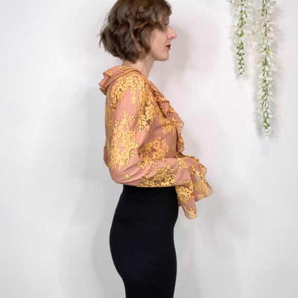 NWOT MAJORELLE Roma y2k 90s top flared sleeve lace ruffle button Barbiecore 2630 - Picture 4 of 12